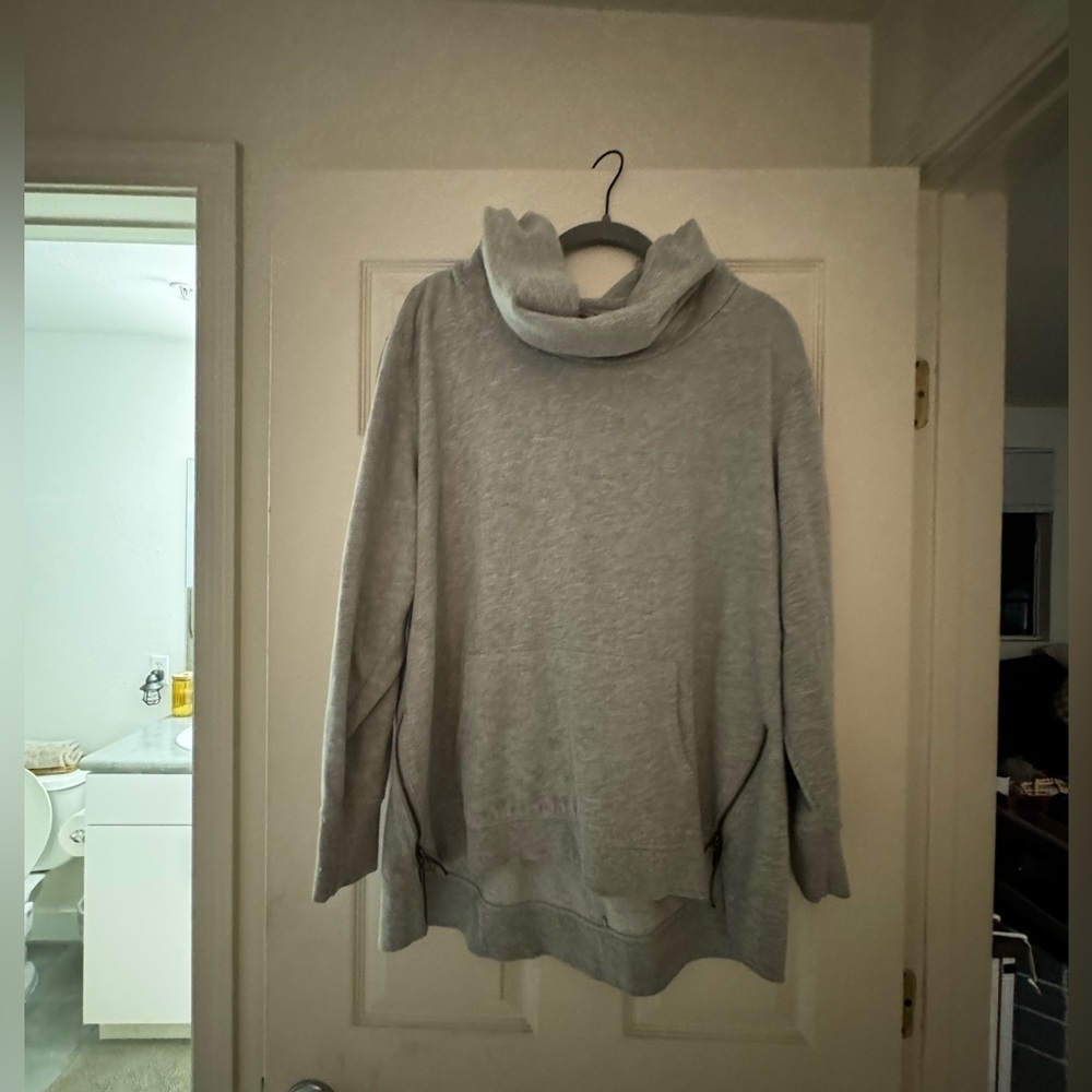 Women's Old Navy Active Grey Sweatshirt
